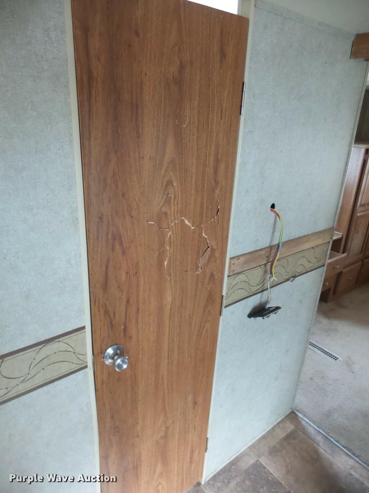 image for item DD1526 2013 Rockwood Windjammer camper