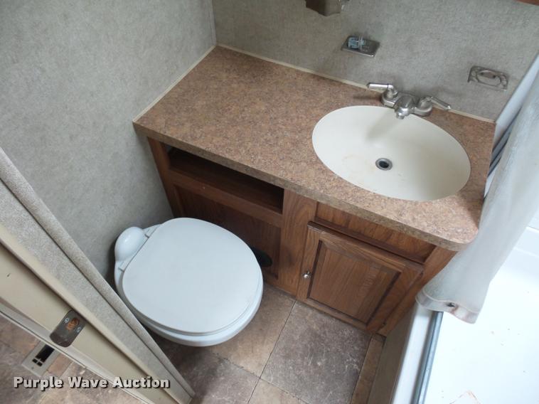 image for item DD1526 2013 Rockwood Windjammer camper