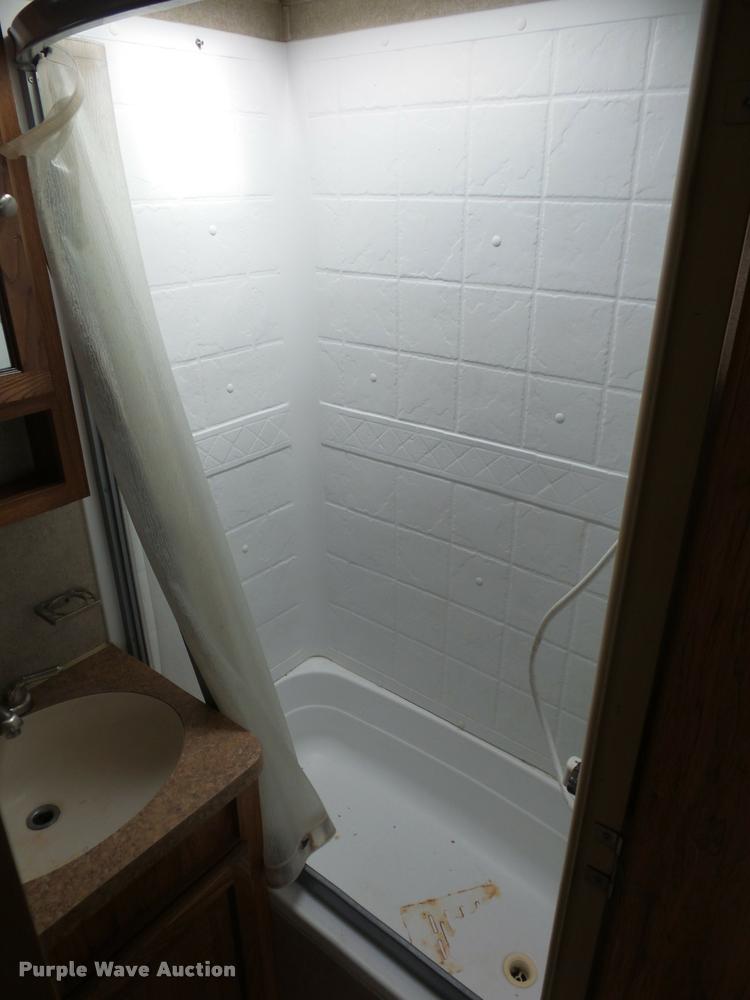 image for item DD1526 2013 Rockwood Windjammer camper