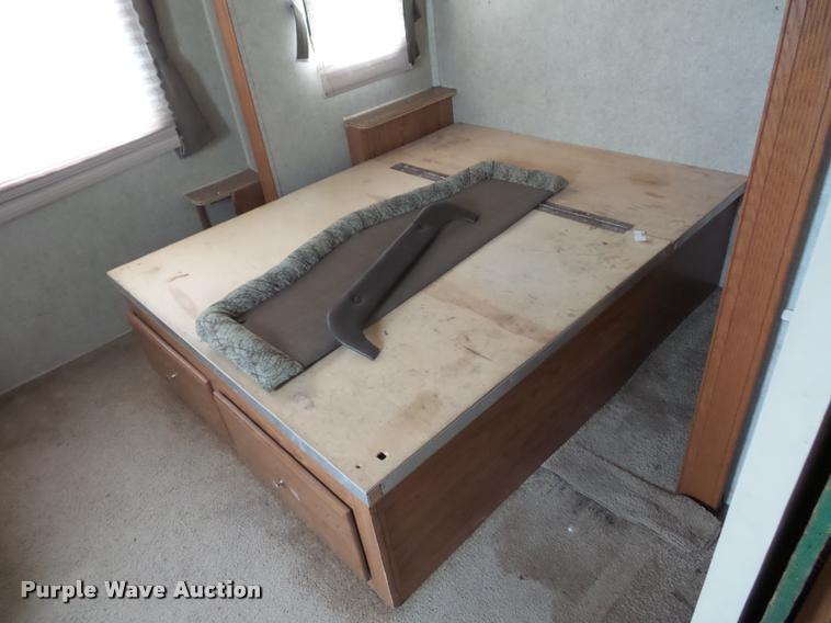 image for item DD1526 2013 Rockwood Windjammer camper