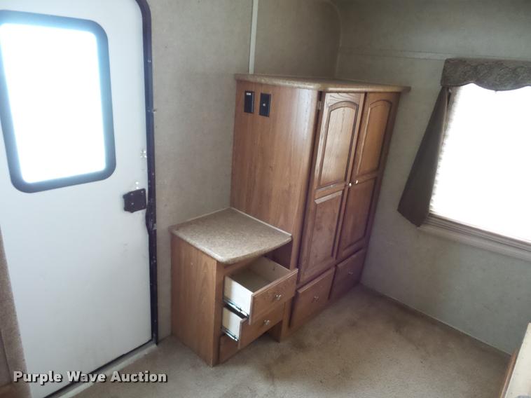 image for item DD1526 2013 Rockwood Windjammer camper