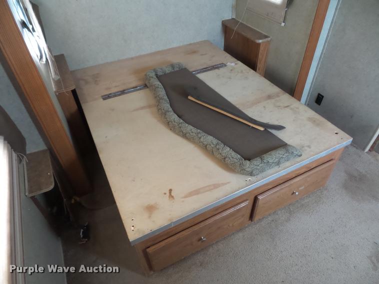 image for item DD1526 2013 Rockwood Windjammer camper