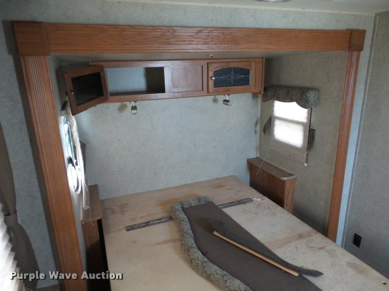 image for item DD1526 2013 Rockwood Windjammer camper