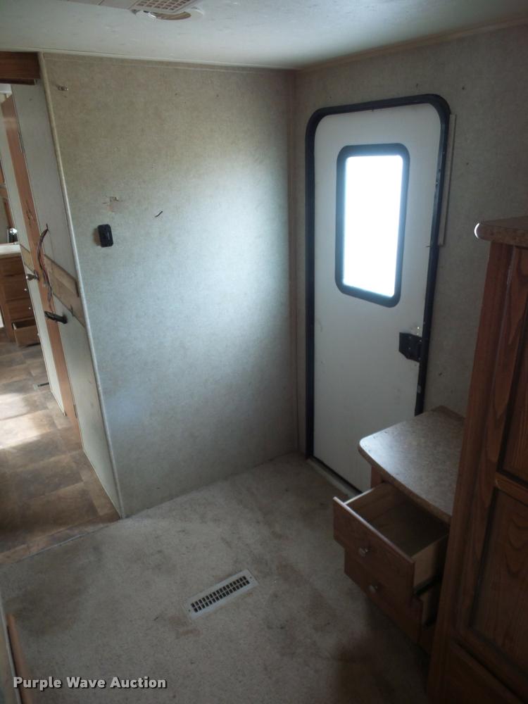 image for item DD1526 2013 Rockwood Windjammer camper