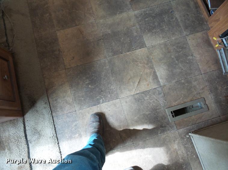 image for item DD1526 2013 Rockwood Windjammer camper