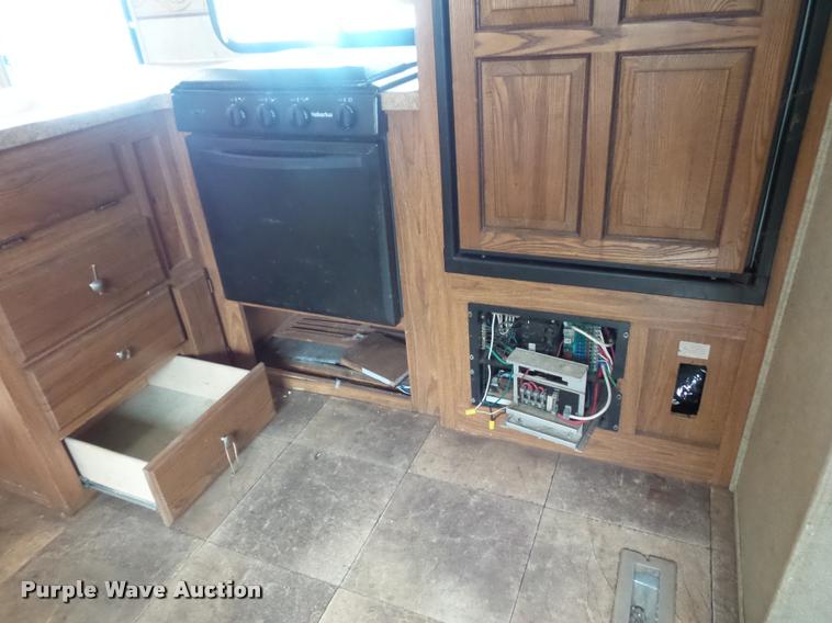 image for item DD1526 2013 Rockwood Windjammer camper