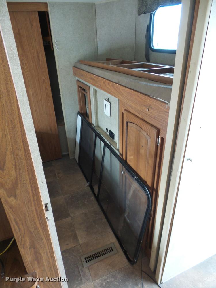 image for item DD1526 2013 Rockwood Windjammer camper