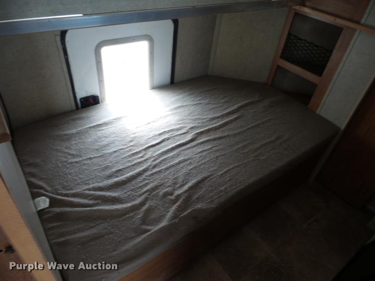 image for item DD1526 2013 Rockwood Windjammer camper