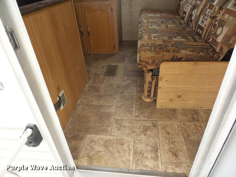 image for item DD1527 2011 Keystone Summerland camper