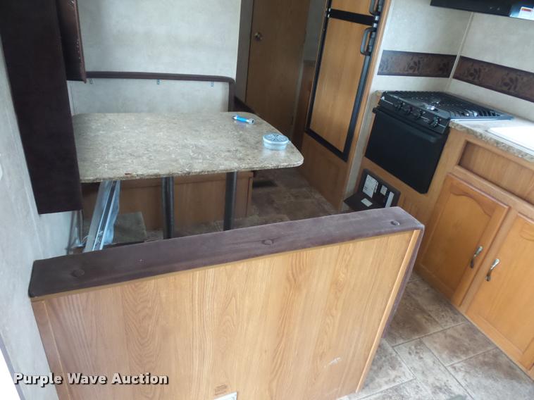 image for item DD1527 2011 Keystone Summerland camper