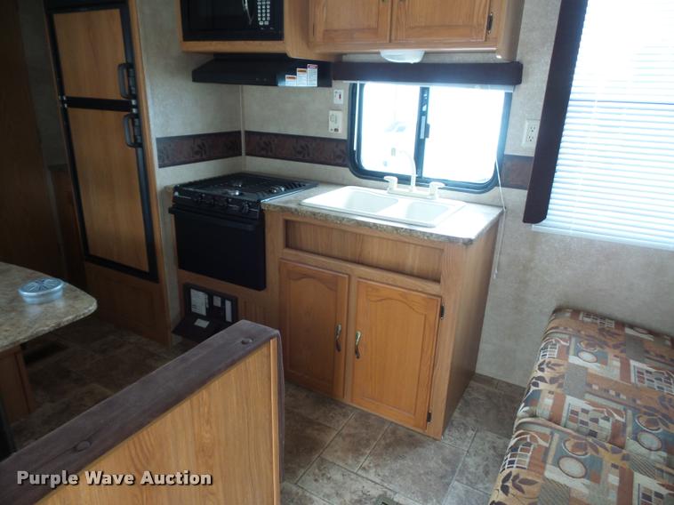 image for item DD1527 2011 Keystone Summerland camper