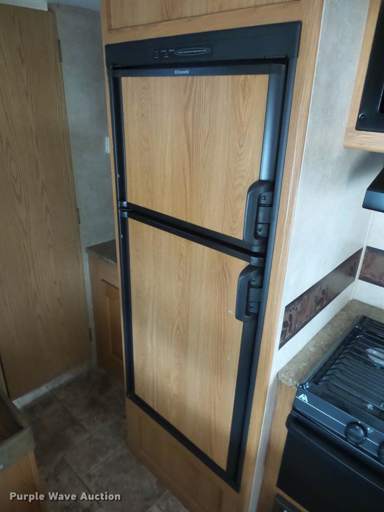 image for item DD1527 2011 Keystone Summerland camper