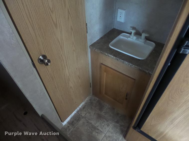 image for item DD1527 2011 Keystone Summerland camper