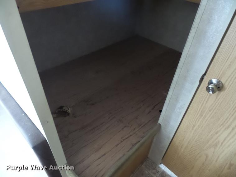 image for item DD1527 2011 Keystone Summerland camper