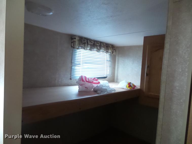 image for item DD1527 2011 Keystone Summerland camper