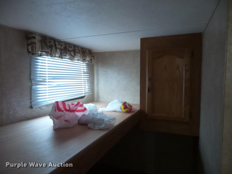 image for item DD1527 2011 Keystone Summerland camper