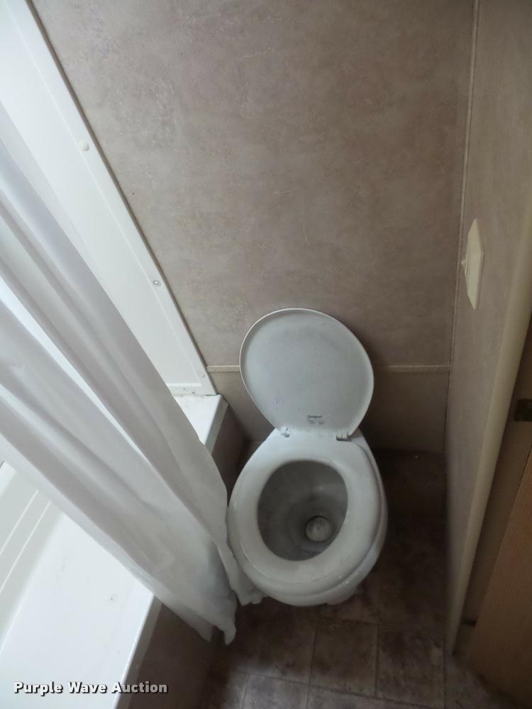 image for item DD1527 2011 Keystone Summerland camper