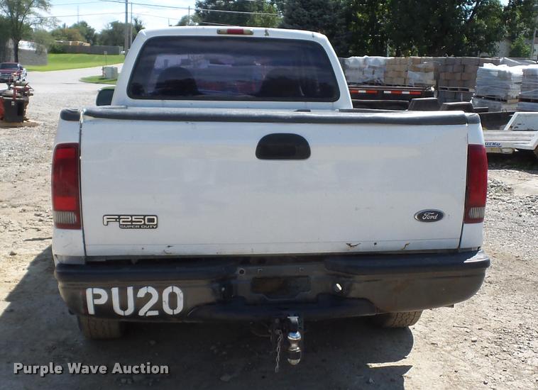 image for item DD1584 2001 Ford F250 Super Duty SuperCab pickup truck