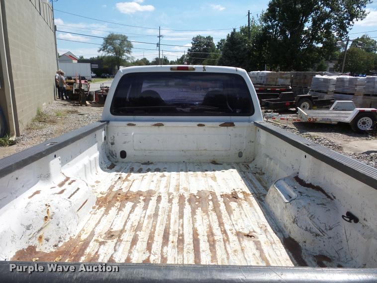 image for item DD1584 2001 Ford F250 Super Duty SuperCab pickup truck