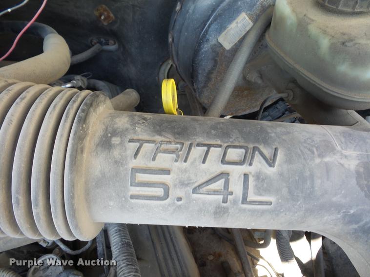 image for item DD1584 2001 Ford F250 Super Duty SuperCab pickup truck