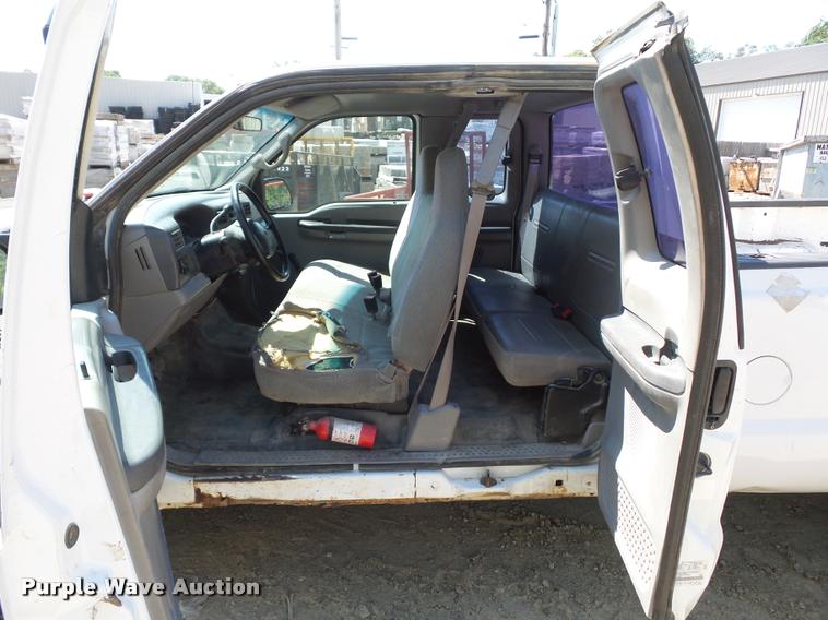 image for item DD1584 2001 Ford F250 Super Duty SuperCab pickup truck