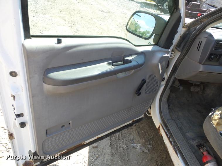 image for item DD1584 2001 Ford F250 Super Duty SuperCab pickup truck