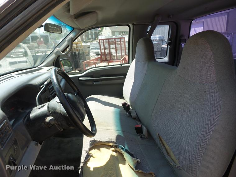 image for item DD1584 2001 Ford F250 Super Duty SuperCab pickup truck