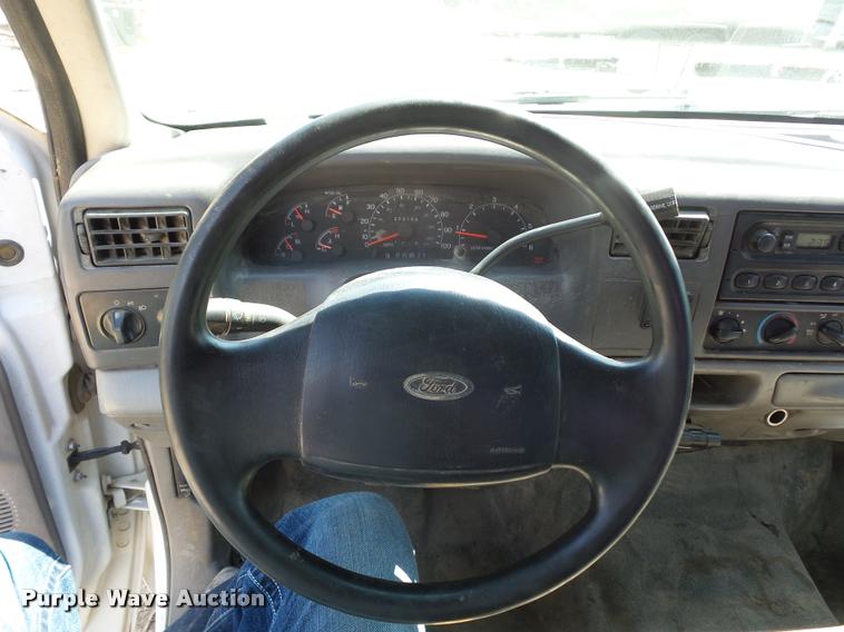 image for item DD1584 2001 Ford F250 Super Duty SuperCab pickup truck