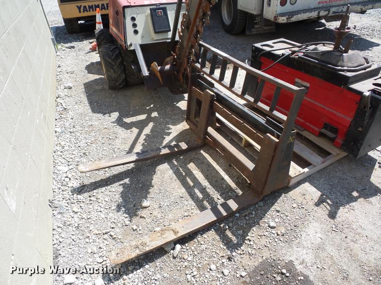 image for item DD1585 Skid steer pallet forks