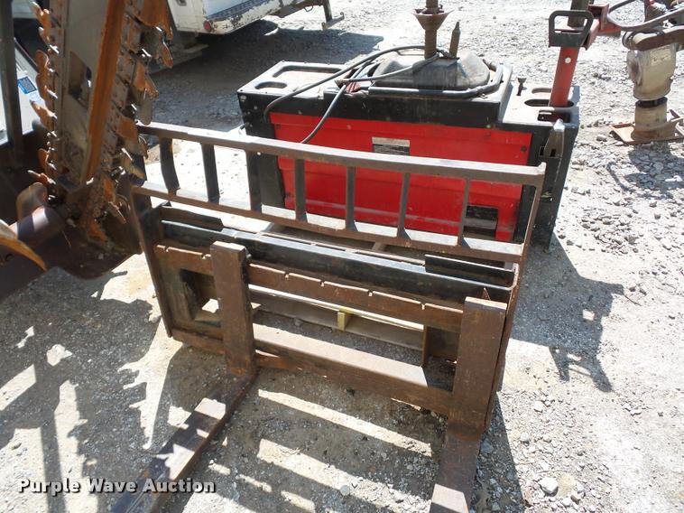 image for item DD1585 Skid steer pallet forks