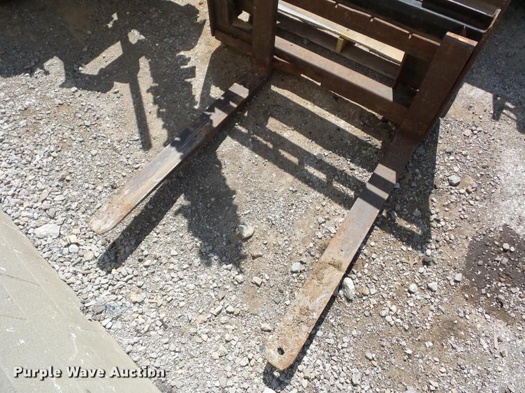 image for item DD1585 Skid steer pallet forks
