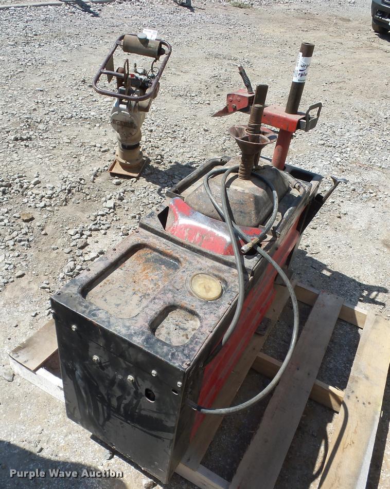 image for item DD1587 Atlas ETC-17 tire machine