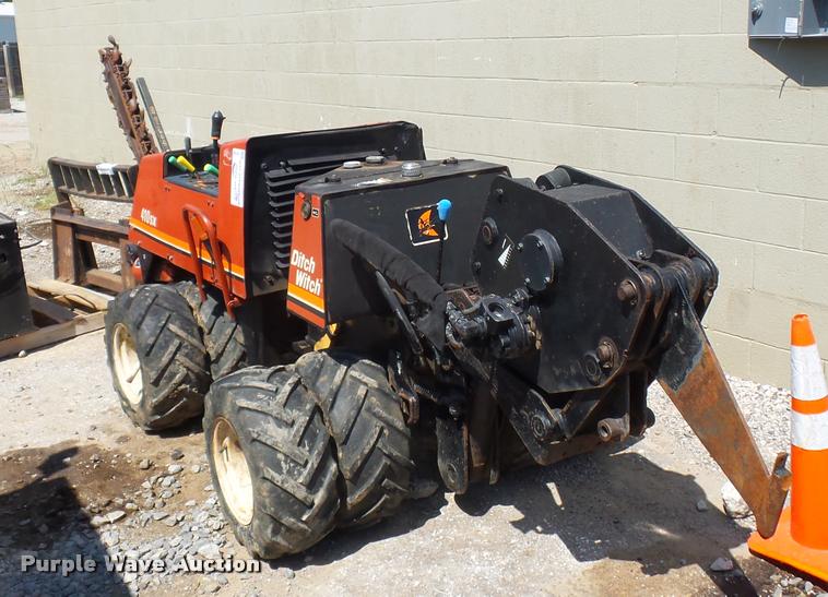 image for item DD1588 Ditch Witch 410SX cable plow
