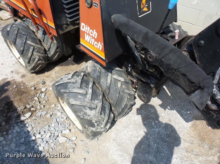 image for item DD1588 Ditch Witch 410SX cable plow