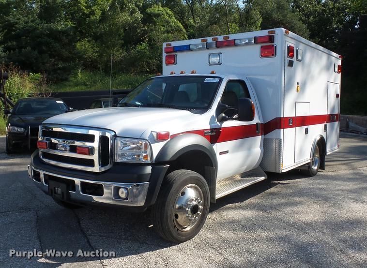 image for item DD1599 2006 Ford F450 ambulance