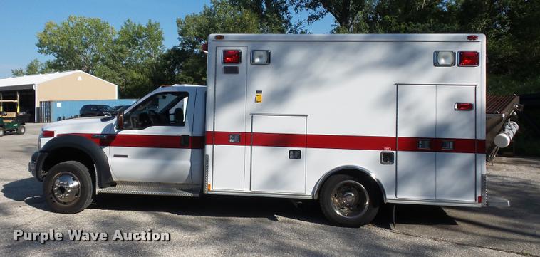 image for item DD1599 2006 Ford F450 ambulance