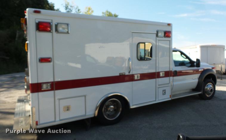 image for item DD1599 2006 Ford F450 ambulance