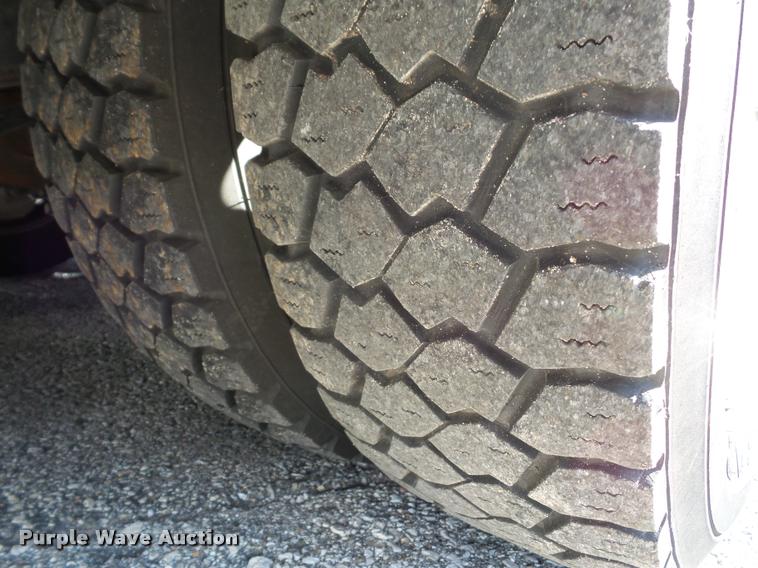 image for item DD1599 2006 Ford F450 ambulance