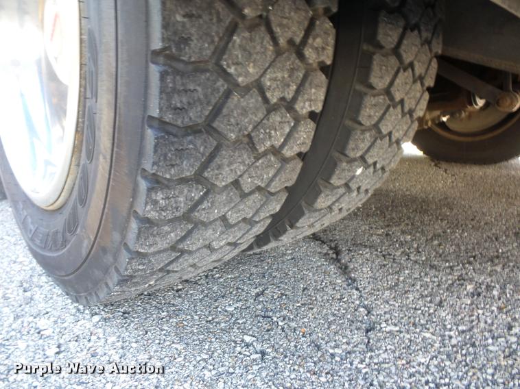 image for item DD1599 2006 Ford F450 ambulance