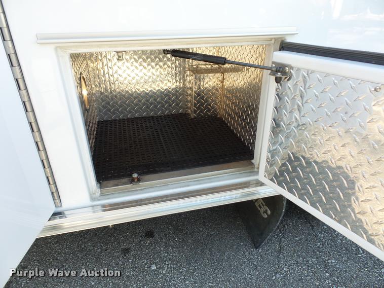 image for item DD1599 2006 Ford F450 ambulance