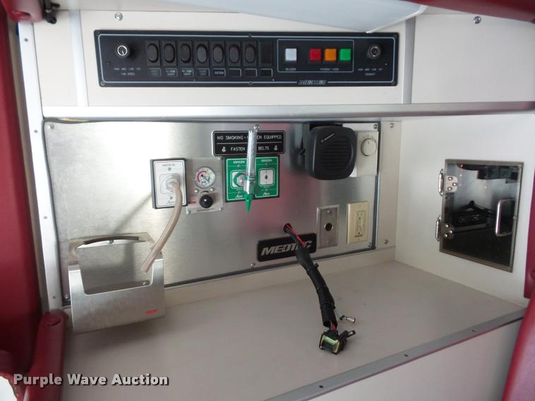 image for item DD1599 2006 Ford F450 ambulance