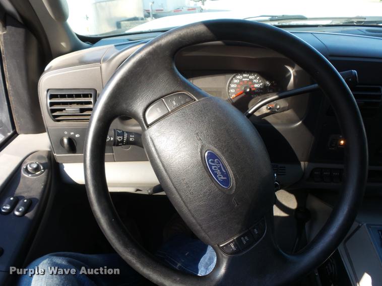 image for item DD1599 2006 Ford F450 ambulance