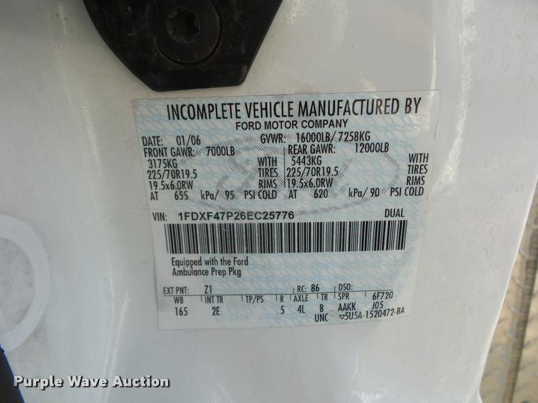image for item DD1599 2006 Ford F450 ambulance