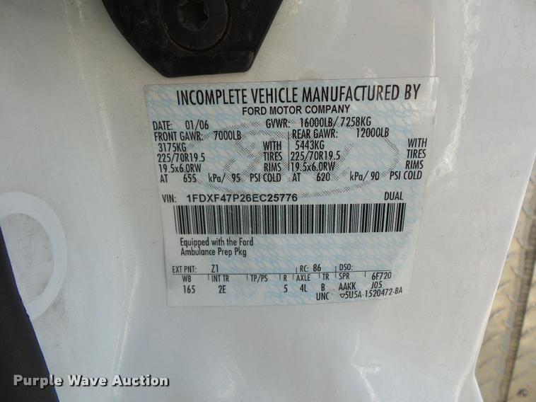 image for item DD1599 2006 Ford F450 ambulance