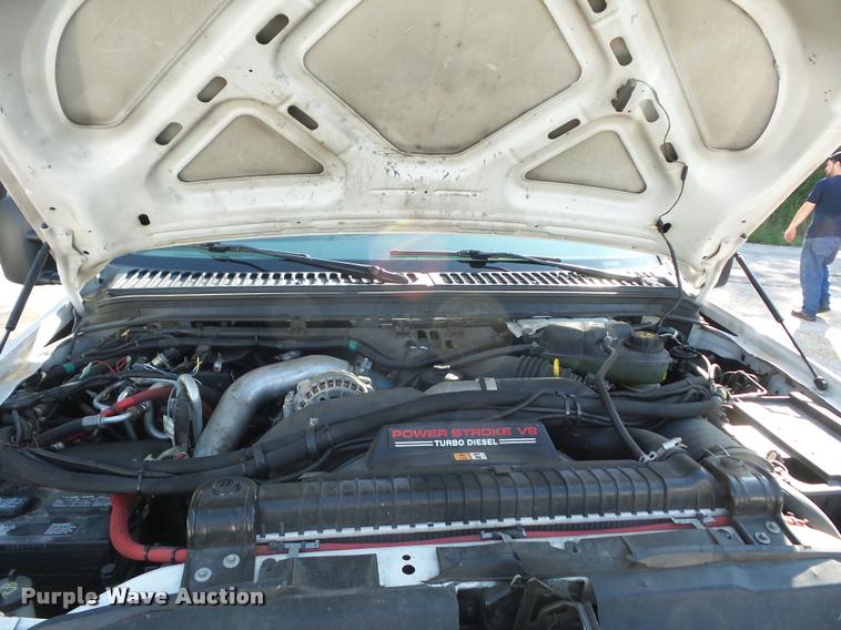 image for item DD1599 2006 Ford F450 ambulance