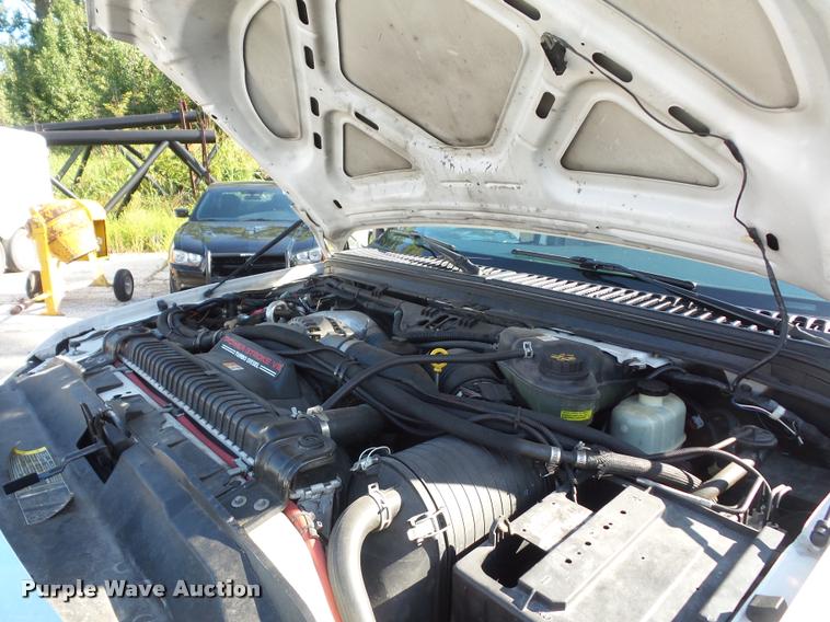 image for item DD1599 2006 Ford F450 ambulance