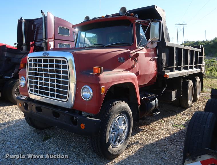 image for item DD1624 1985 Ford 8000 dump truck