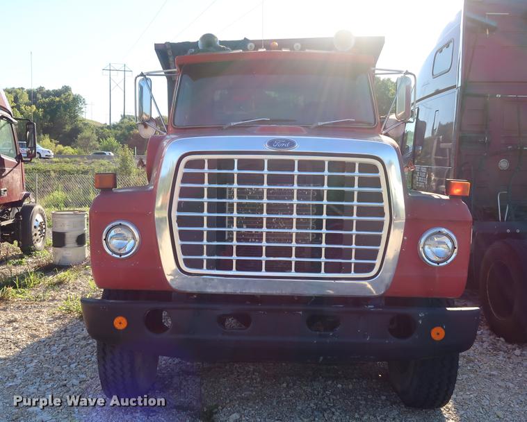 image for item DD1624 1985 Ford 8000 dump truck