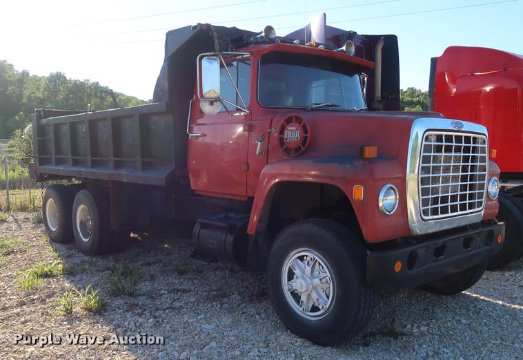 image for item DD1624 1985 Ford 8000 dump truck