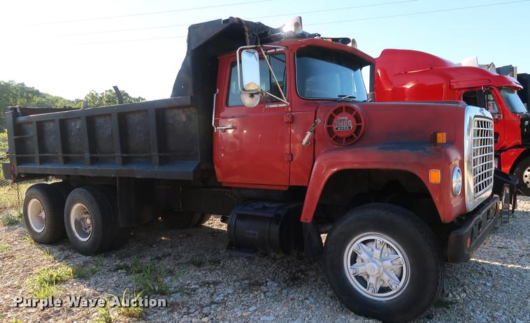image for item DD1624 1985 Ford 8000 dump truck